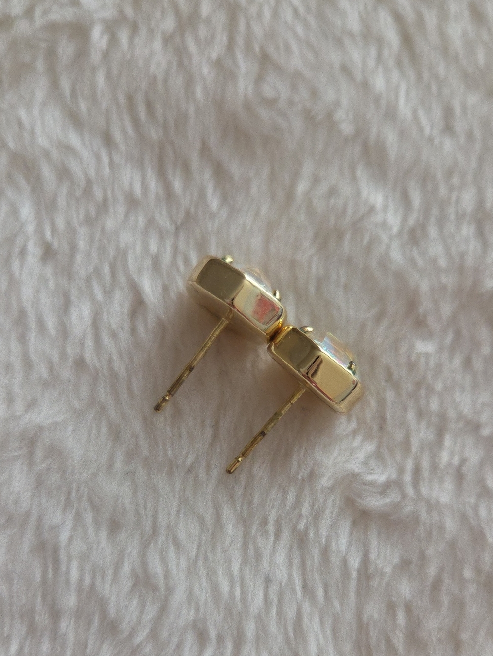 Kendra Scott Davis Gold Stud Earrings In Dichroic Glass - Picture 6 of 10